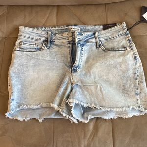 NWT- 16W AVA & VIV Stonewashed SHORTS - 4” inseam